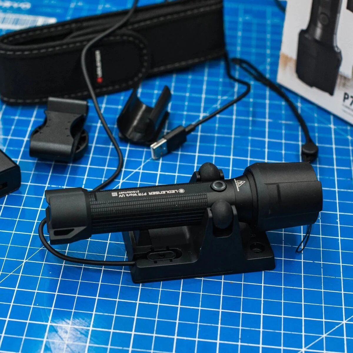 Ledlenser P7R UV Rechargeable Hand Torch 1200 Lumens 2 Ledlenser P7R UV Rechargeable Hand Torch 1200 Lumens - Image 2