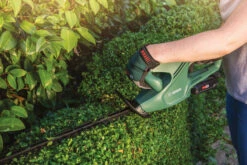 Bosch EasyHedgeCut Cordless 18v Hedge Trimmer 45cm/18in With Battery -Tools Shop BOEHC18 45 03