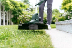 Bosch UniversalGrassCut Cordless 18v Linetrimmer 20cm/8in With Battery 9 Bosch UniversalGrassCut Cordless 18v Linetrimmer 20cm/8in With Battery -Tools Shop BOUGC18 26 05