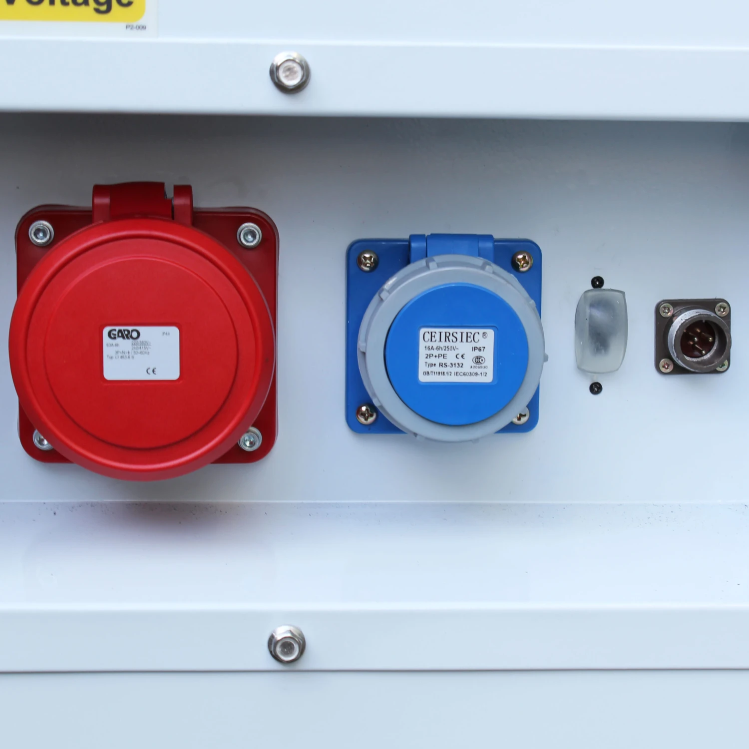 Hyundai DHY11KSE Silenced 3-Phase Diesel Generator 8.8kW/11kVA 4 Hyundai DHY11KSE Silenced 3-Phase Diesel Generator 8.8kW/11kVA - Image 4