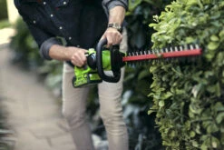 Greenworks G40HT61K2 Cordless 40v Hedge Trimmer 61cm/24in With Battery -Tools Shop GWG40HT61K2 02