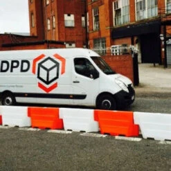 Pyramid Water Filled Road Barrier Red & White 1m X 0.56m -Tools Shop Pyramid Barrer 3