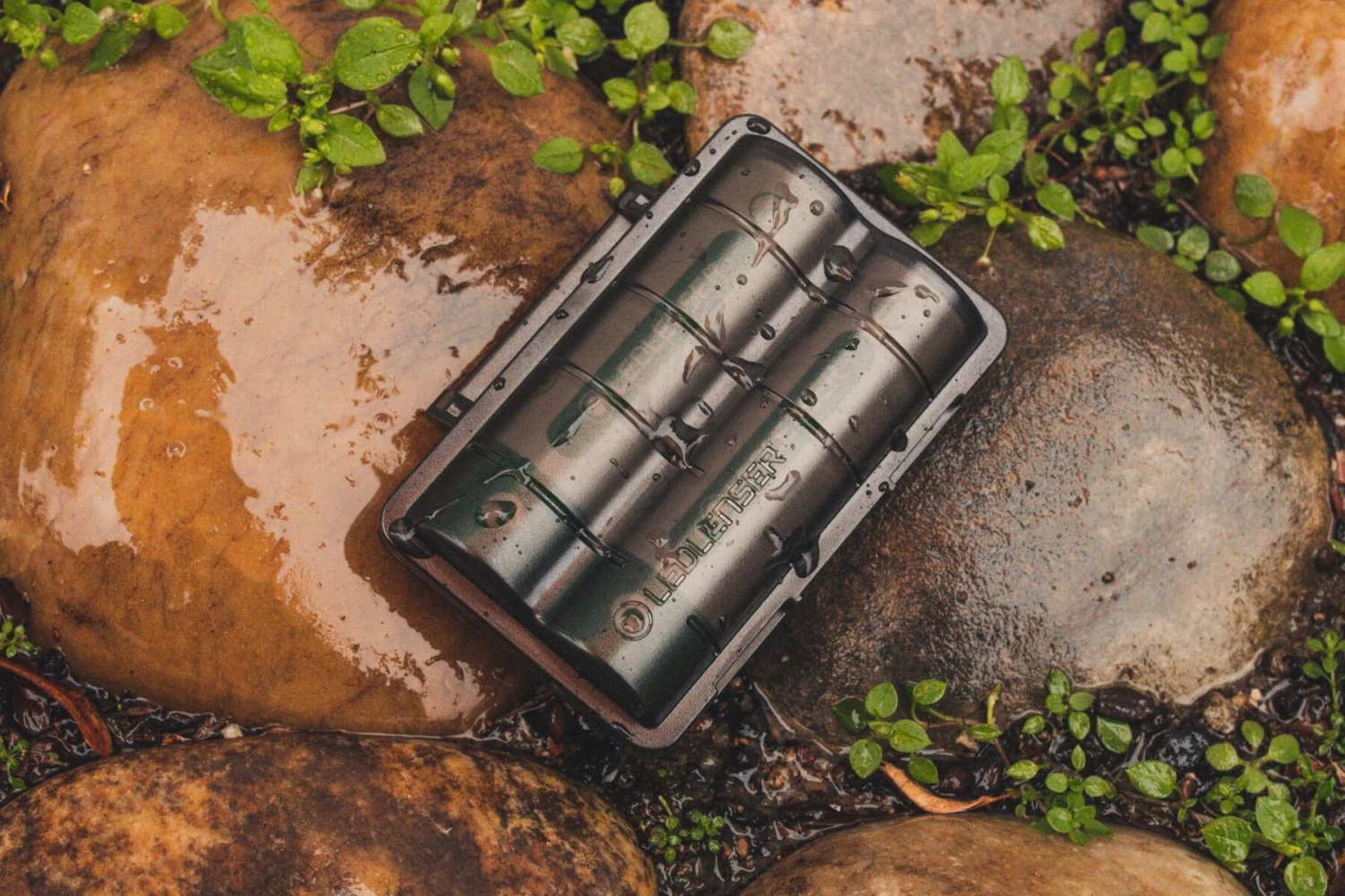 Ledlenser Batterybox7 PRO Storage Case With 2 X 18650 Li-Ion Batteries 7 Ledlenser Batterybox7 PRO Storage Case With 2 X 18650 Li-Ion Batteries - Image 7