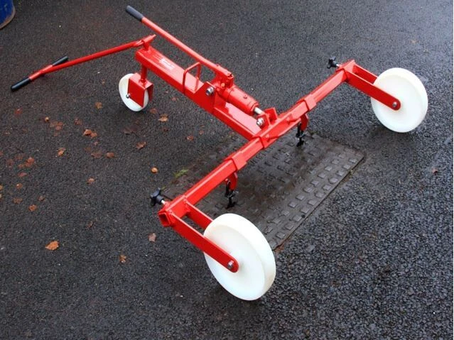 Mustang Hydraulic Manhole Cover Lifter 1 Mustang Hydraulic Manhole Cover Lifter