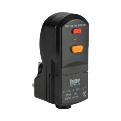 Defender RCD Wireable Plug 13amp 240v E11070C