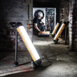 Defender LED Contractor Floor Light 110v -Tools Shop e712686 img 03