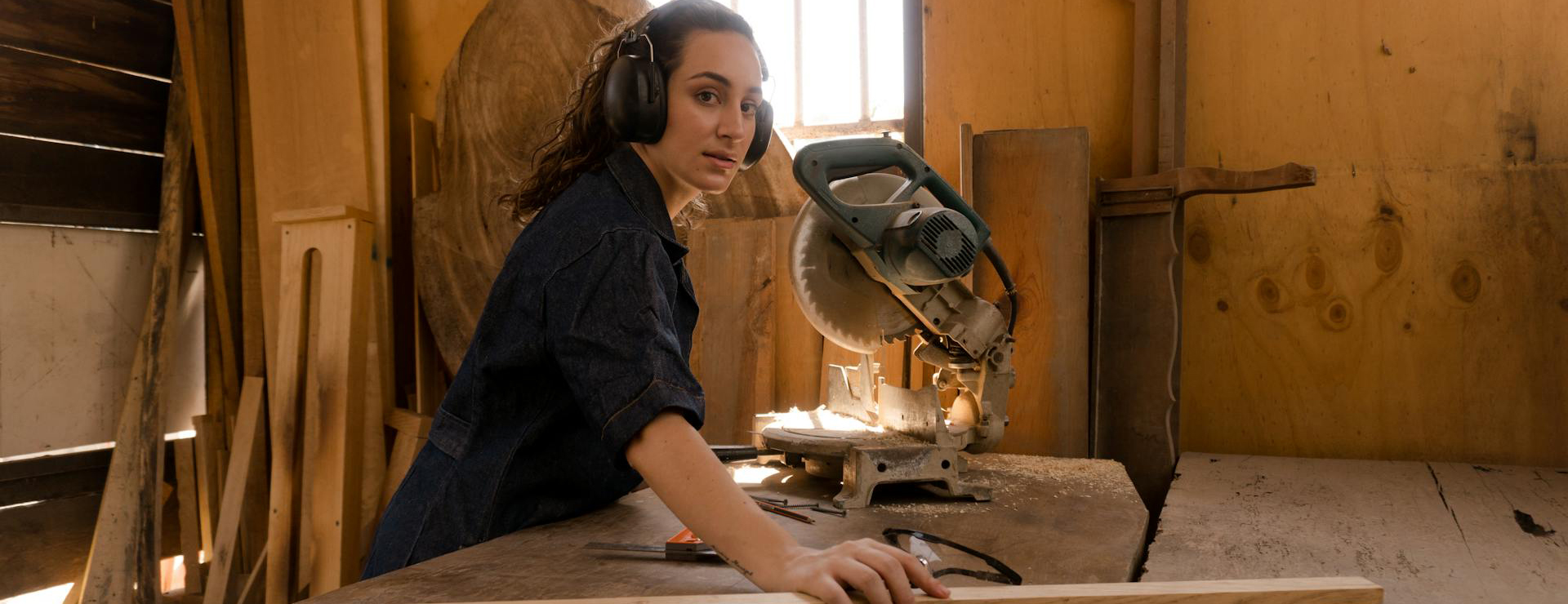 Front Page -Tools Shop pexels cristian rojas 8447855